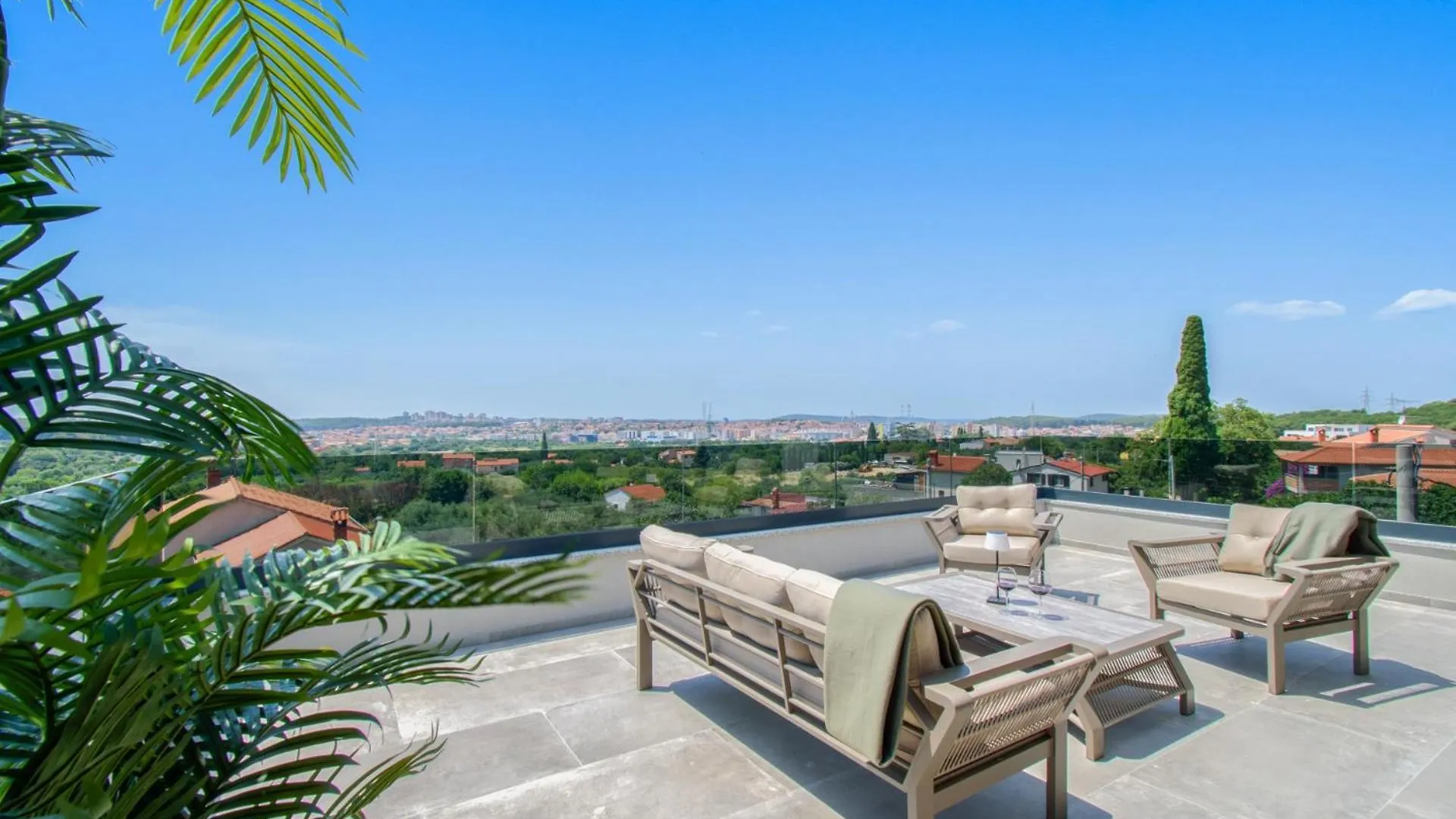 Luxury Villa Sabina With A View Of 풀라